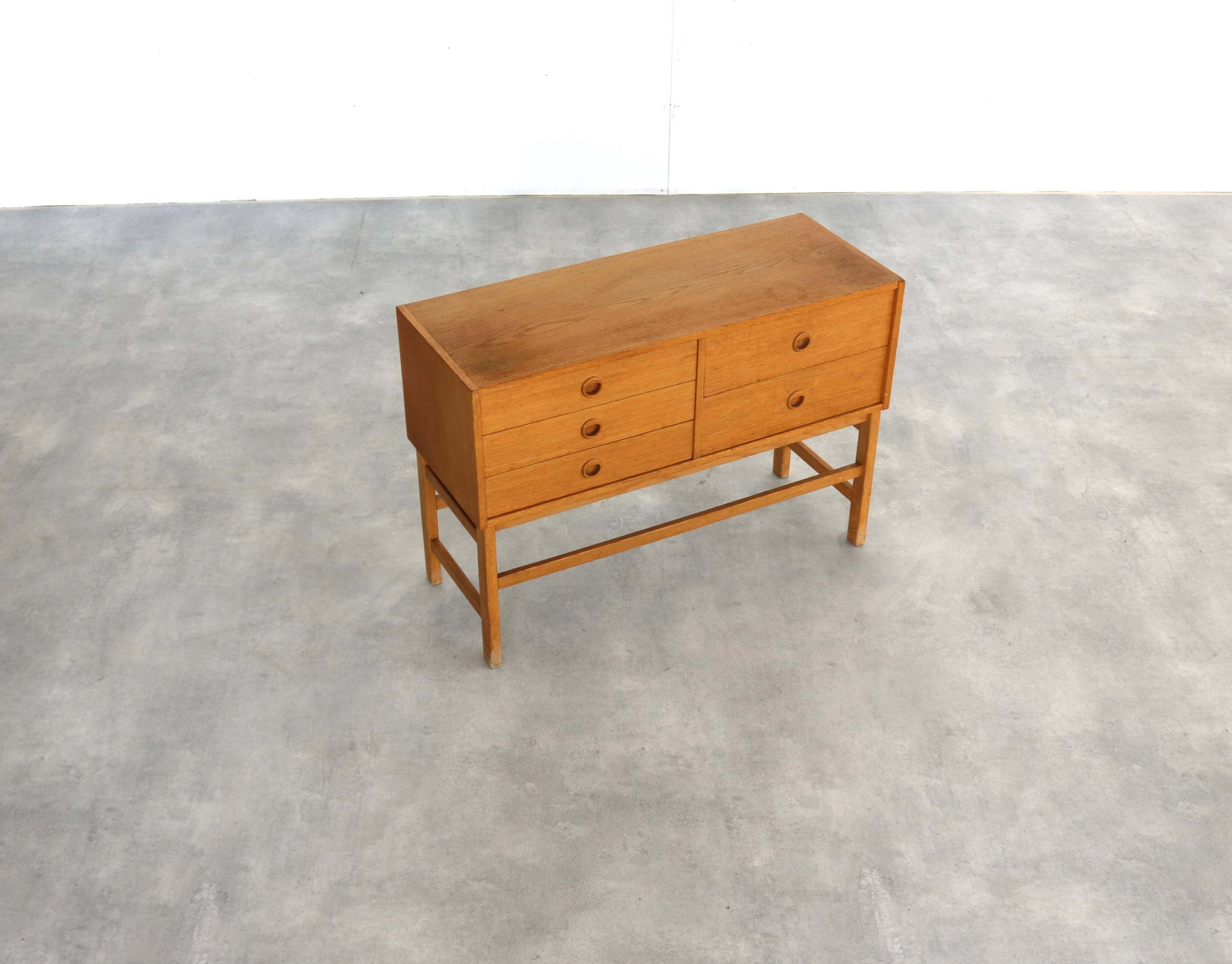 vintage chest of drawers | hall closet | cupboard | 60s