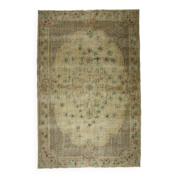 Vintage Turkish Anatolian Carpet 223x335 cm Floral Medallion Beige Red