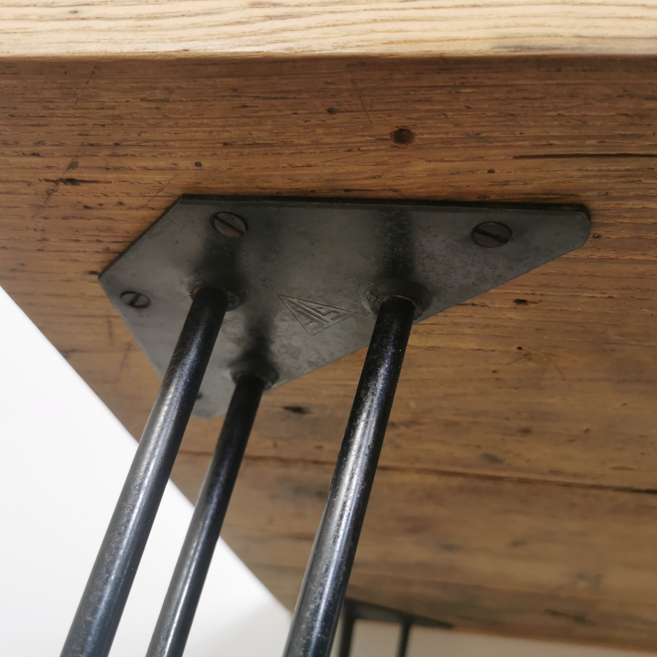 Oak table metal legs