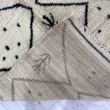 Handmade moroccan berber carpet 254 x 150 cm