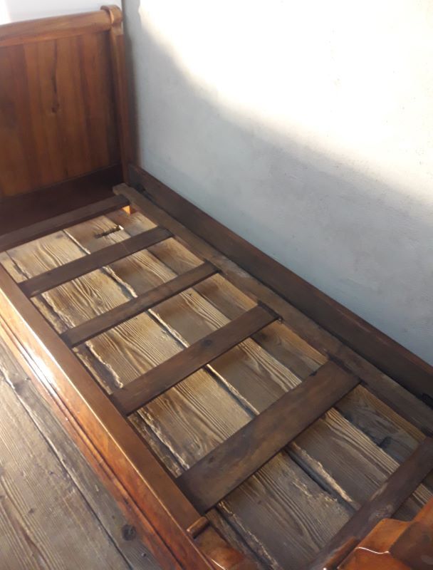 Louis philippe bed in walnut