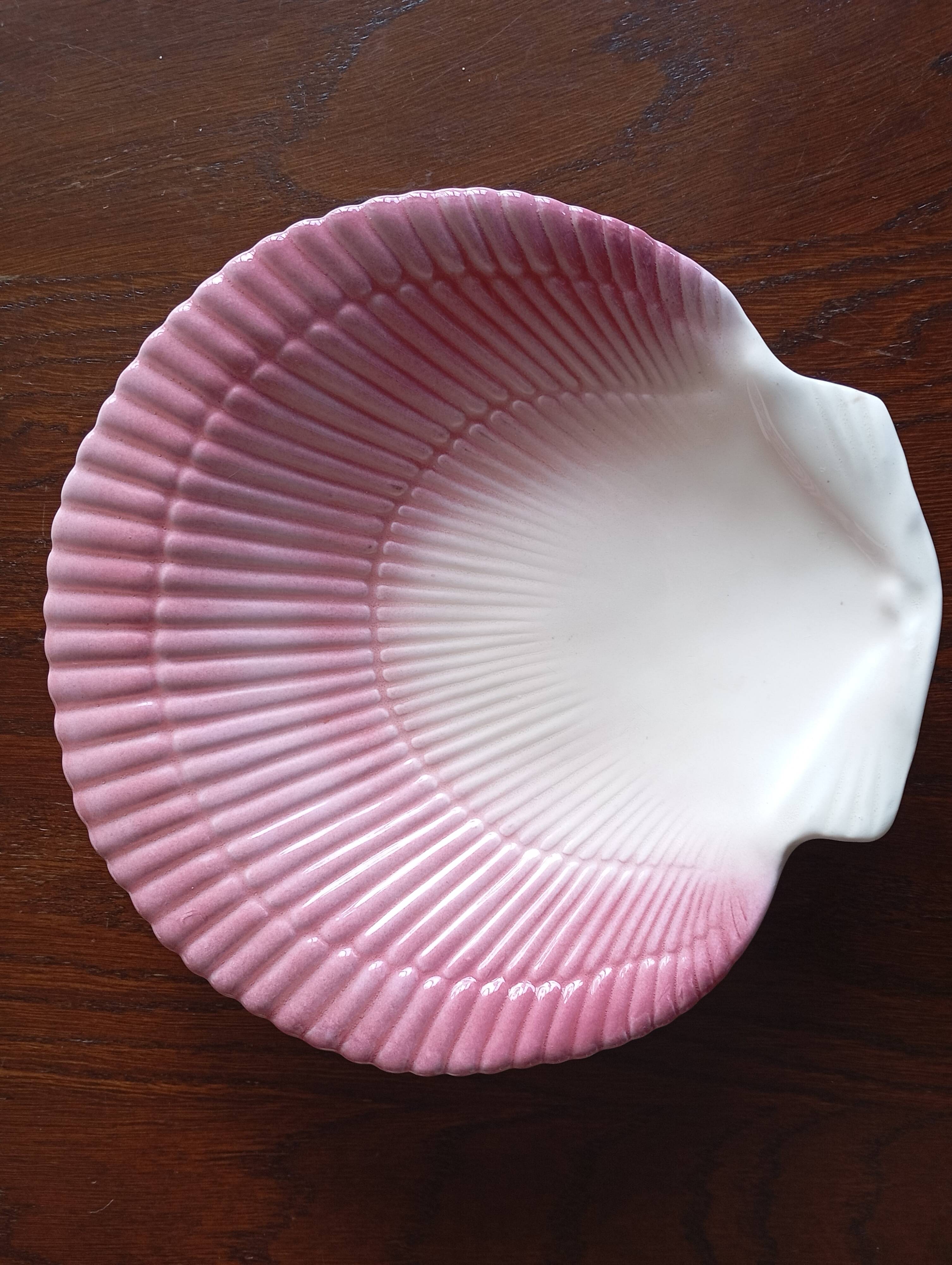 Shells for emptying pockets