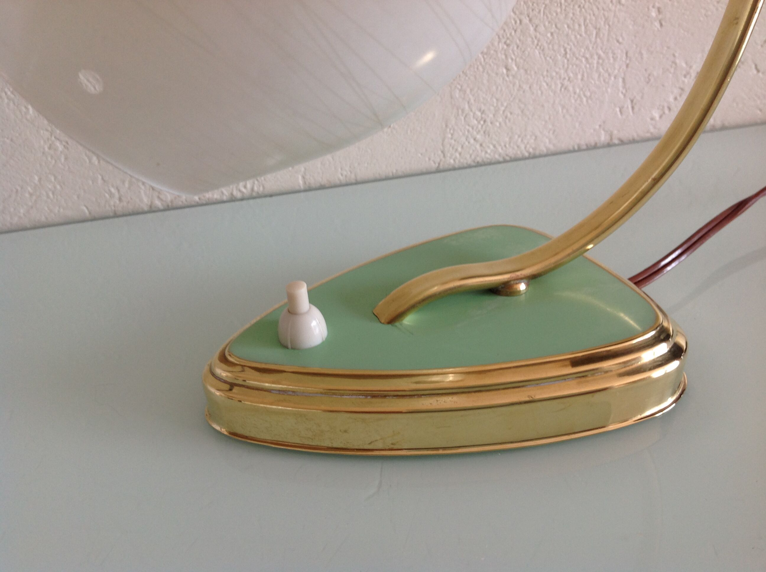 Bedside lamp brass and opaline / vintage 50s-60s
