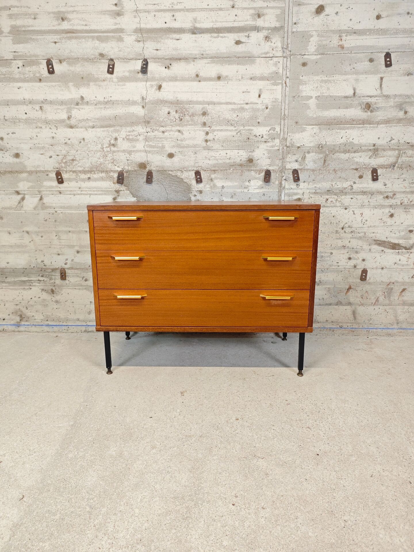 Vintage chest of drawers