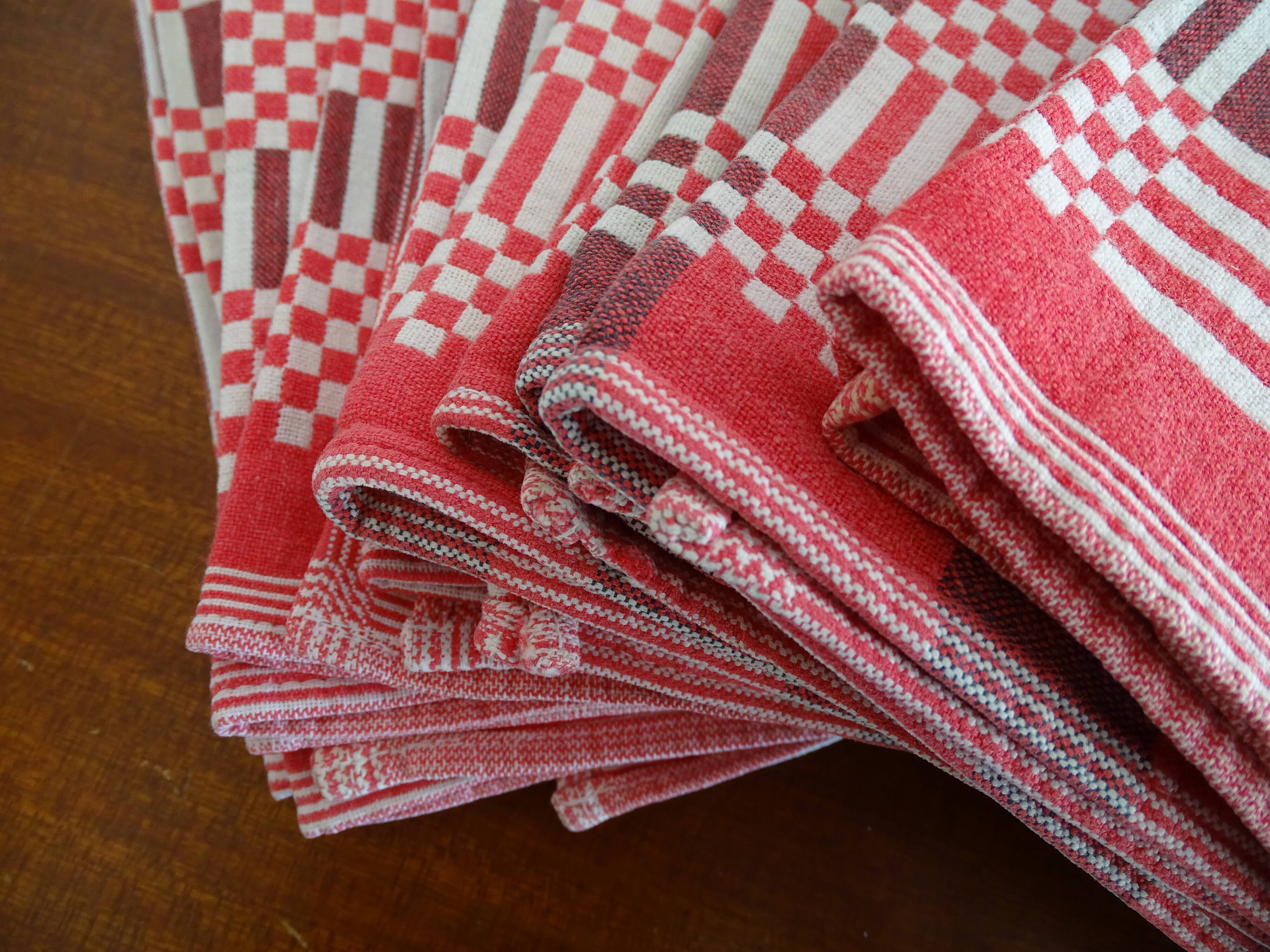 8 vintage napkins 47 x 47