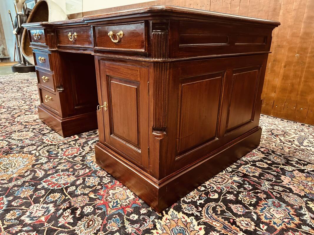 Classic English Desk Partnerdesk
