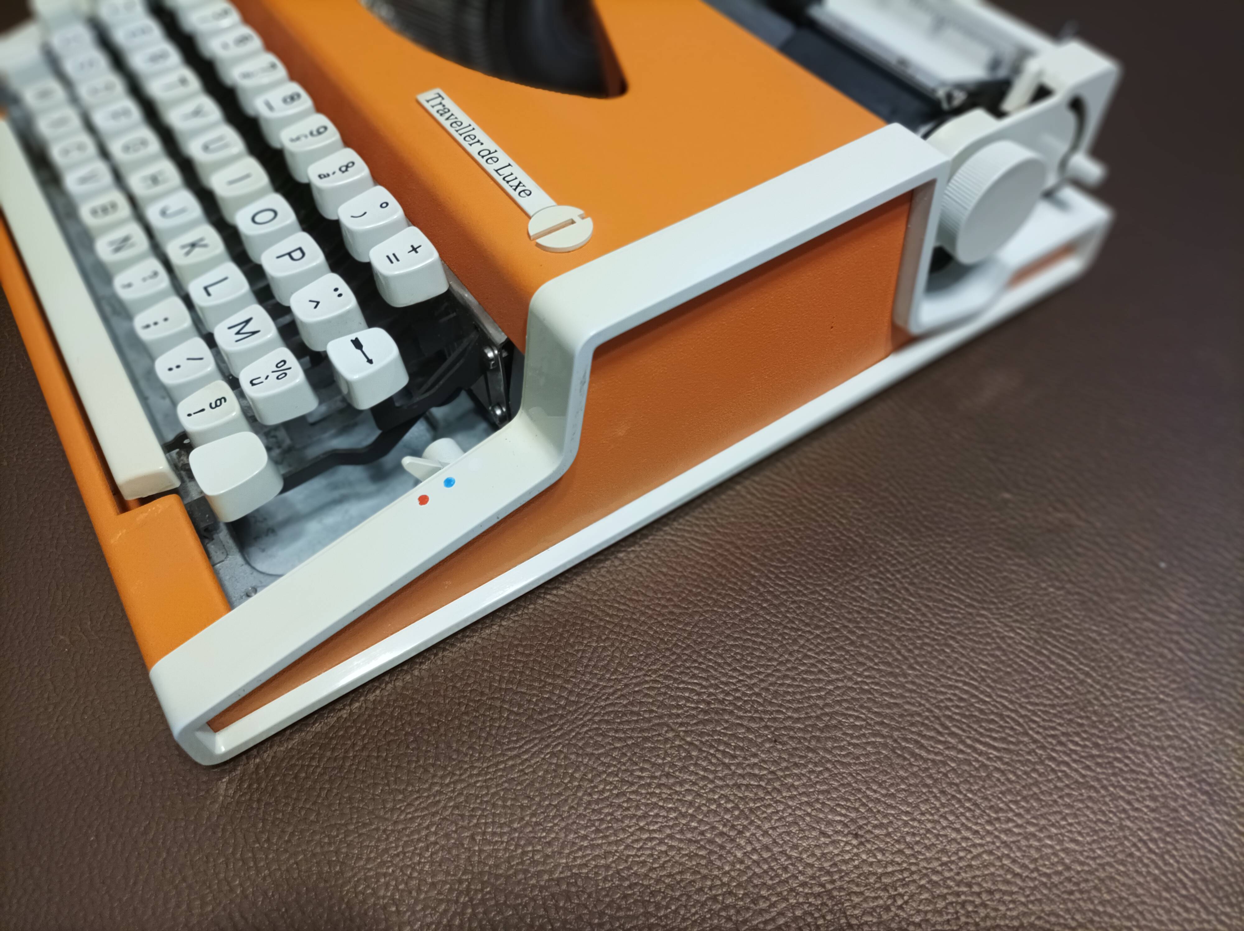 Olympia traveler de luxe orange typewriter serviced and new ribbon