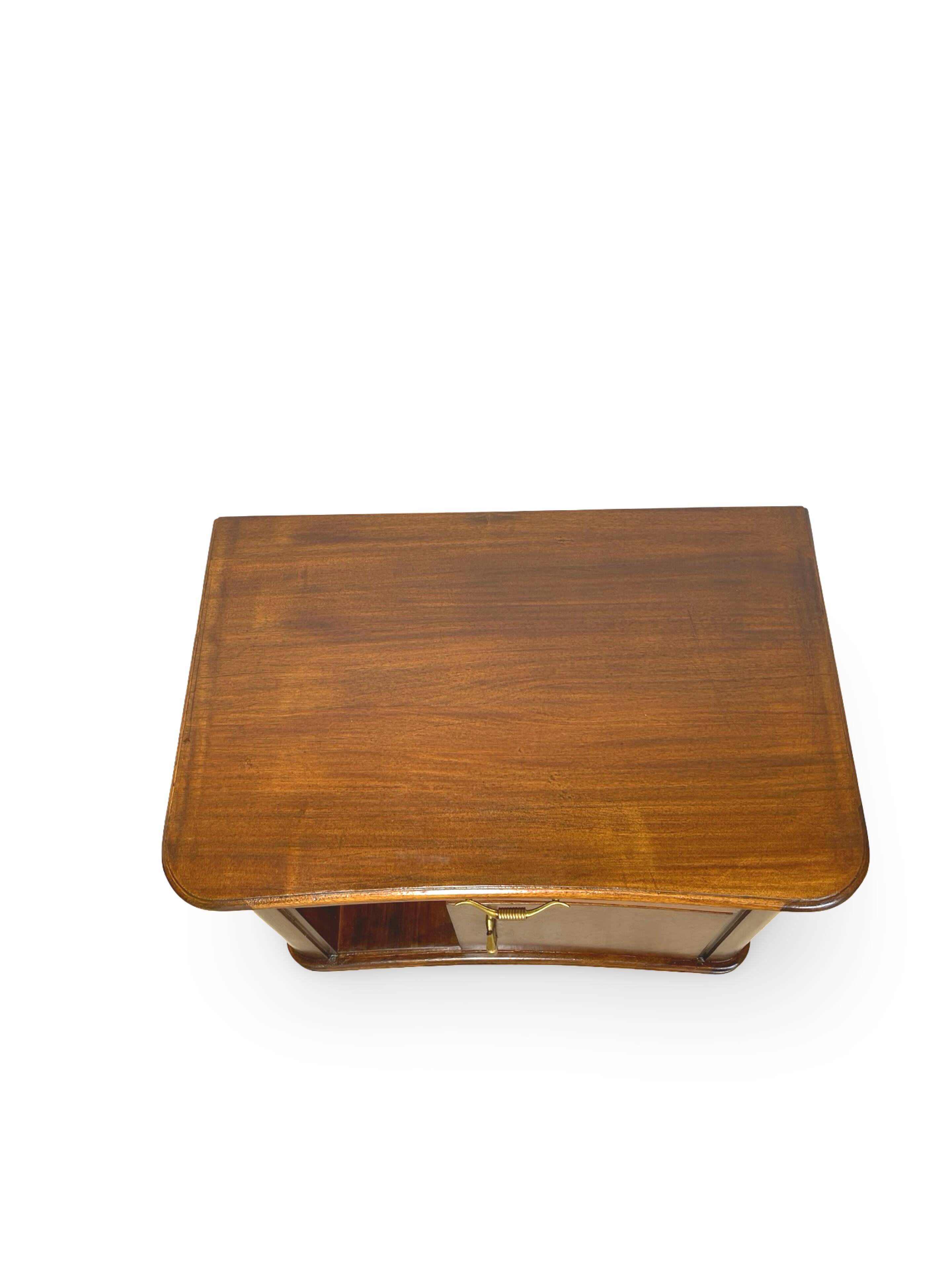 Pair of Italian bedside tables from the mid-20th century.