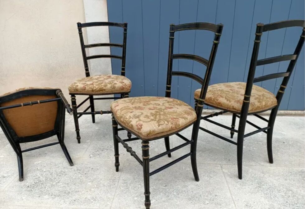 4 Napoleon 3 chairs in very good condition