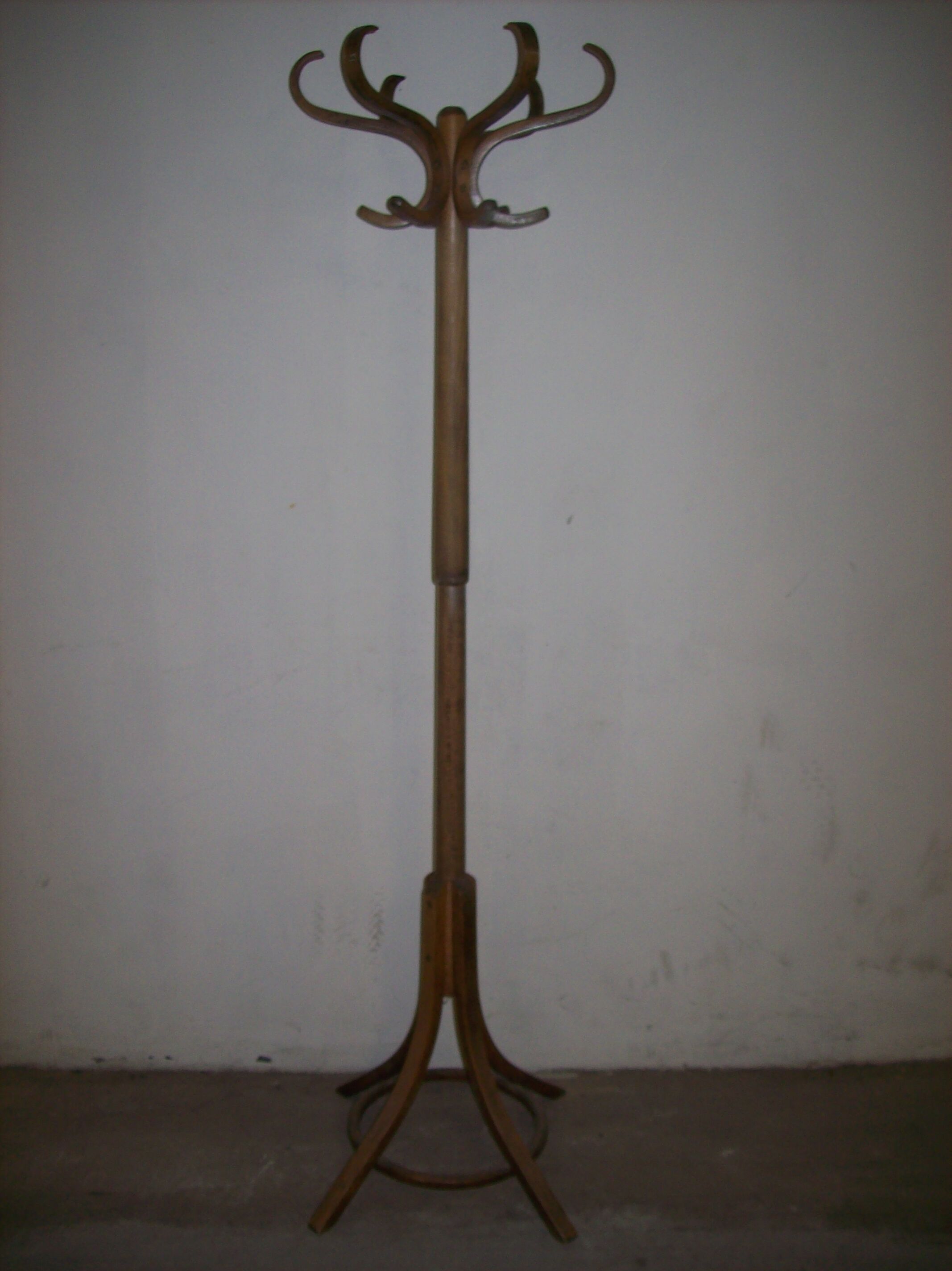 Parrot coat rack