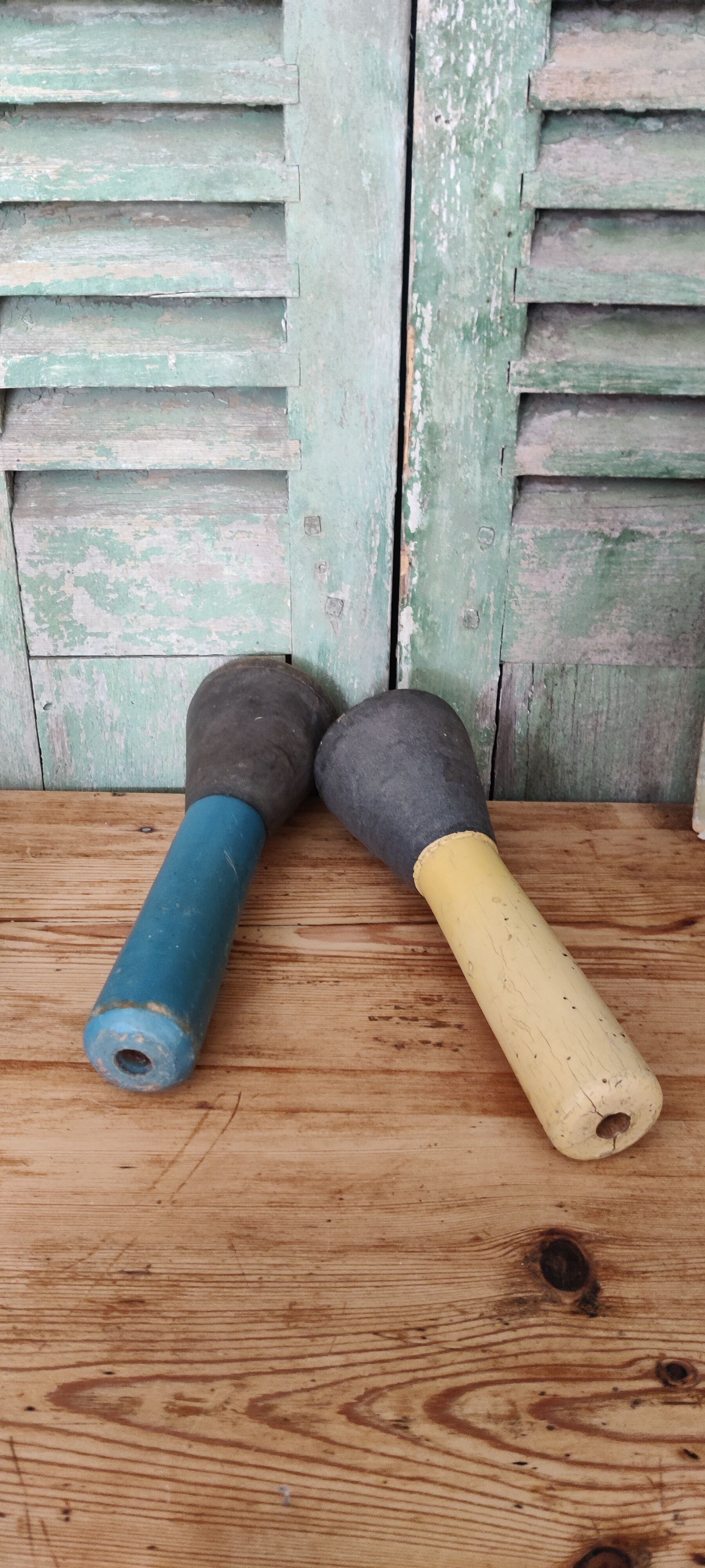 Set of two spinning coils