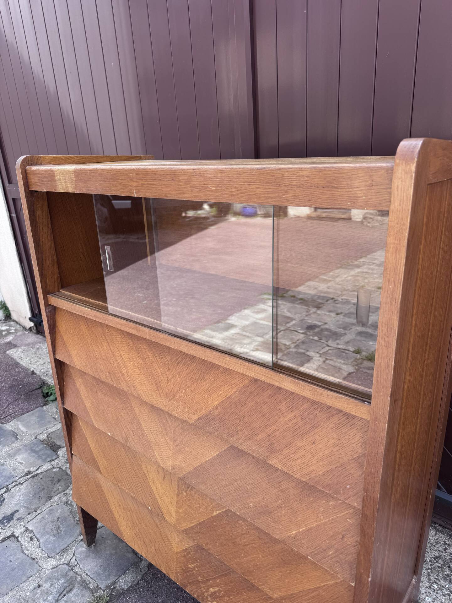 Glass cabinet