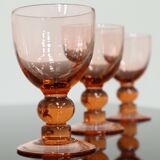 5 verres anciens à pied rose vintage