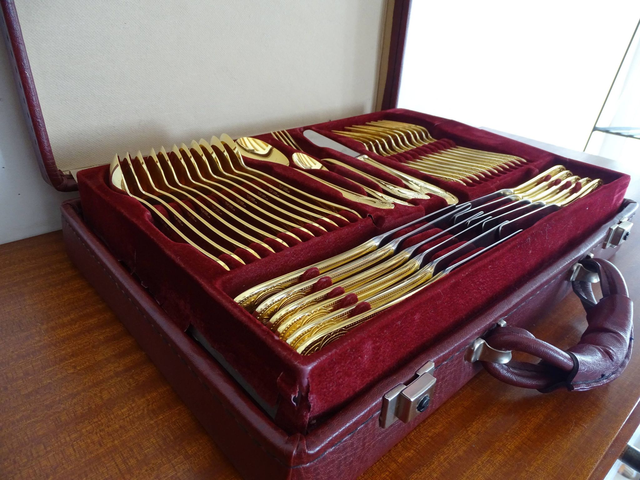 Ménagère Bestecke Solingen 70 pieces gold plated 24 carat for 12 people