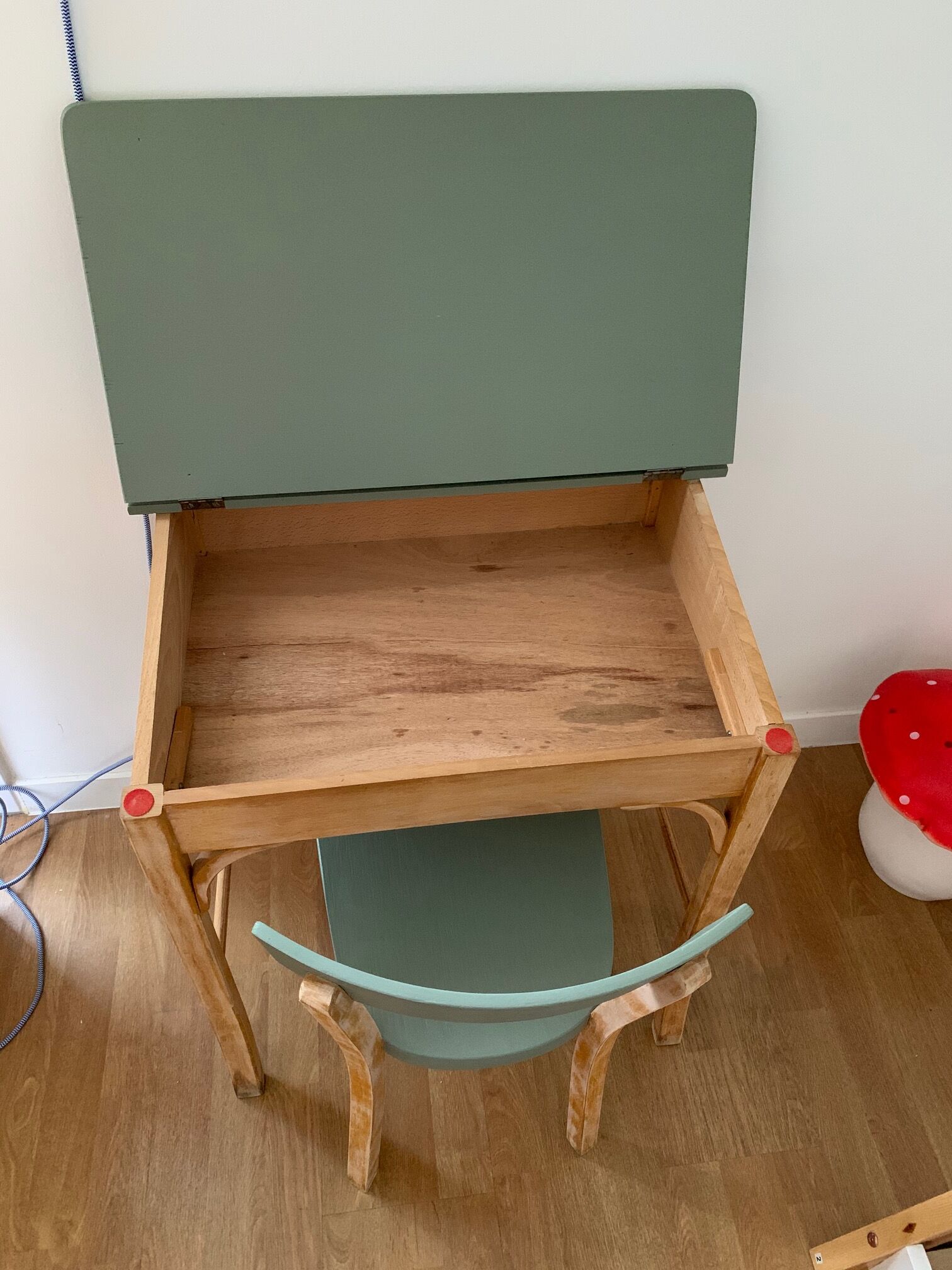 Baumann desk and chair