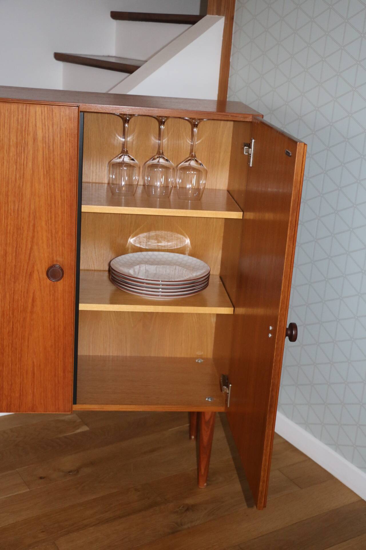 Omnia sideboard with 2 doors