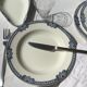 2 assiettes plates terre de fer salins jumièges bleu marine