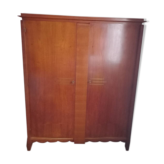 Armoire en bois et laiton