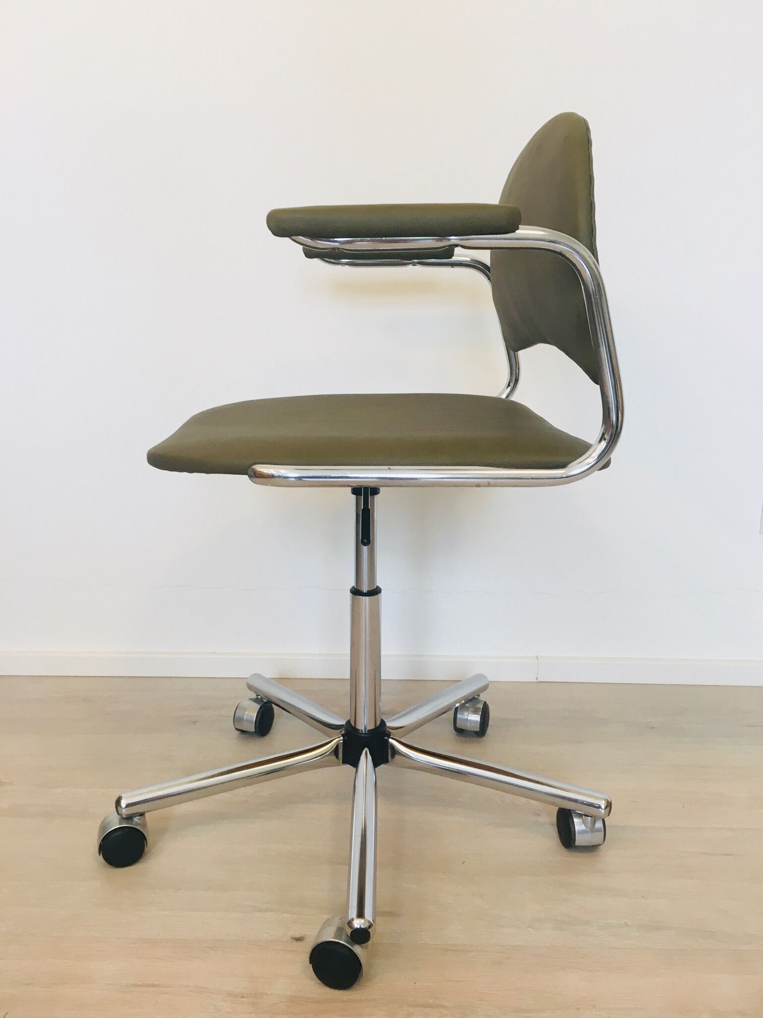 Olive Office Chair from Kovona, 1970s