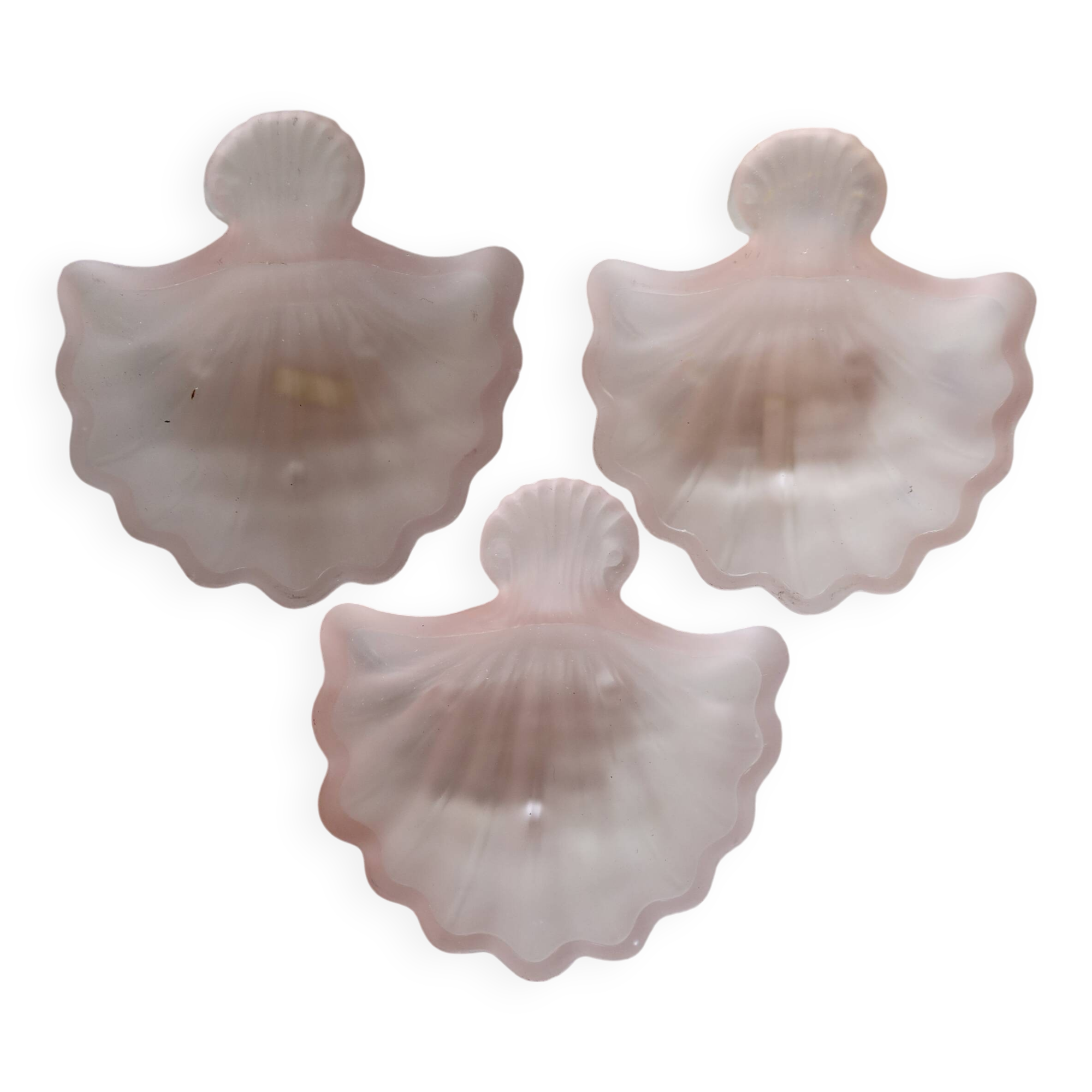 3 coupelles coquillage vintage en verre poli rose givré