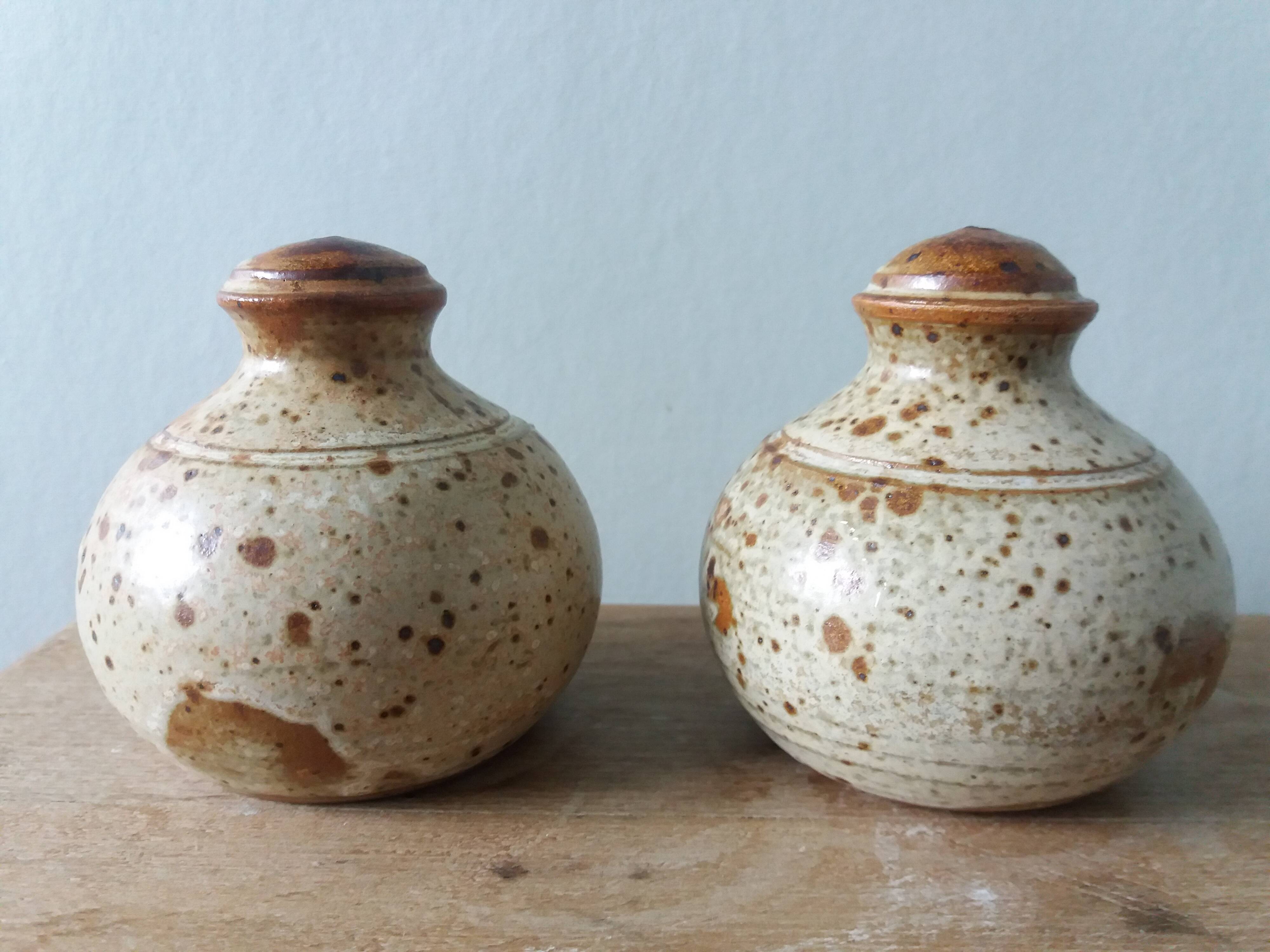 Salt and pepper shaker in Puisaye stoneware by Jean Pierre Prud'homme