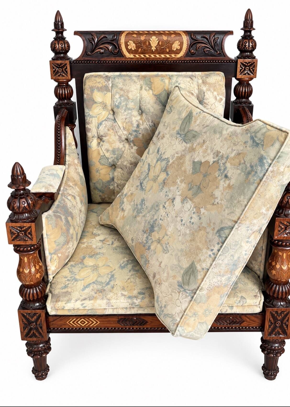 Single-seater armchair in hand-carved wood - Chiniot, Pakistan