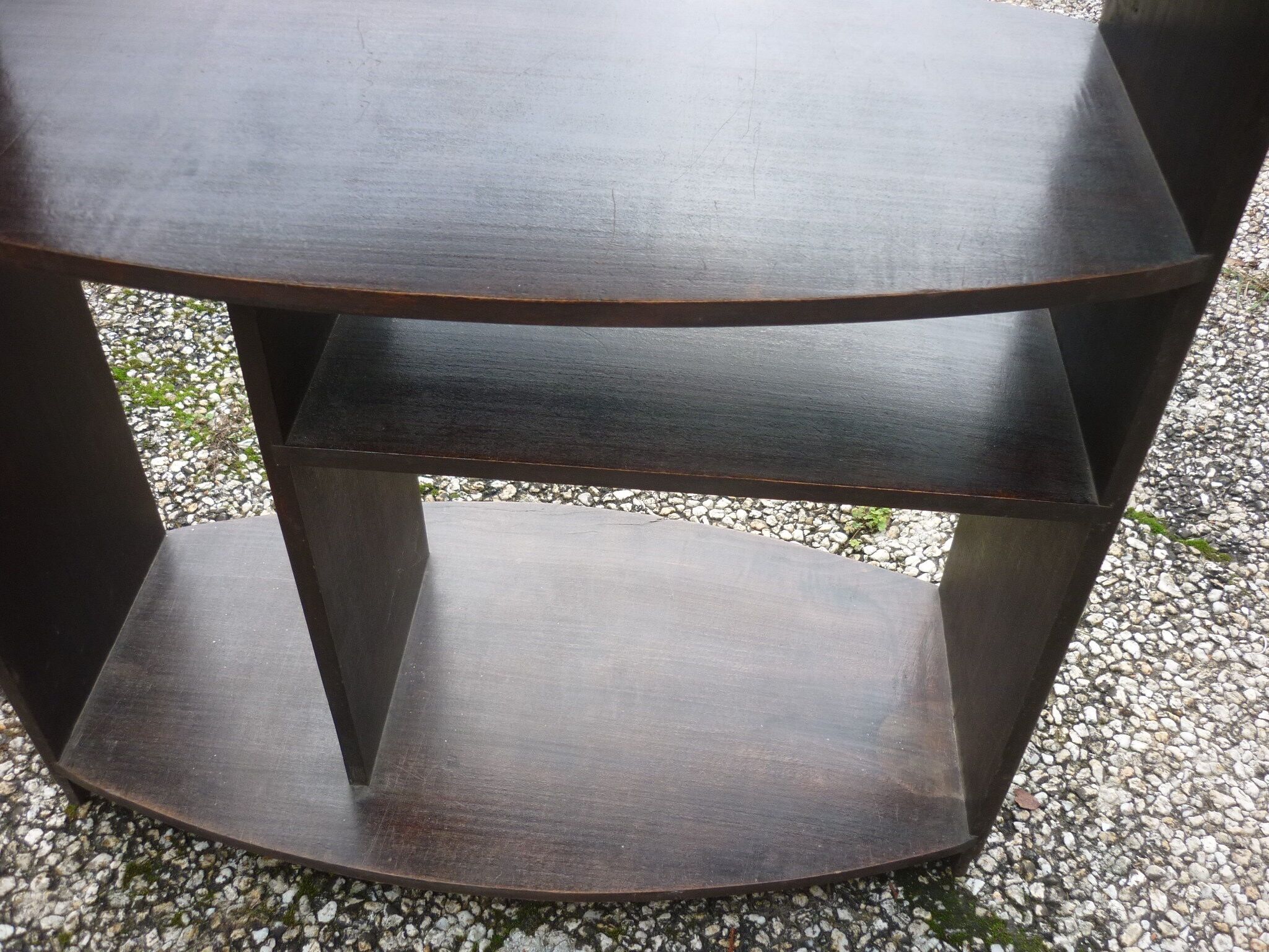 Art-Deco oval brown harness with shelves