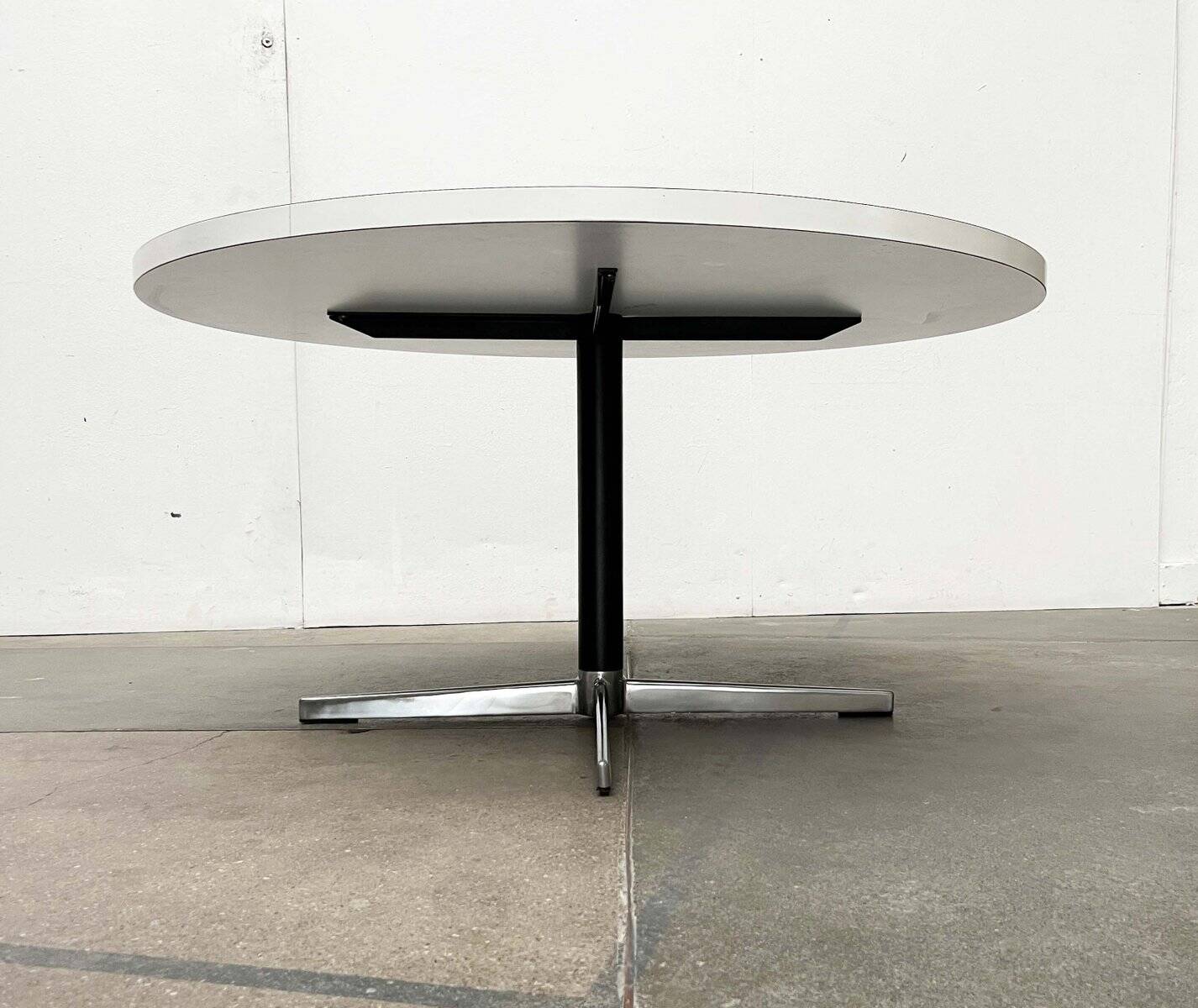 Mid-century modern minimalist space coffee table from Wiener Werkstätte, 1960s.
