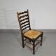 Ensemble de 4 chaises de salle à manger en chêne, rustiques, de ferme, à dossier en échelle avec sièges en jonc, années 1960