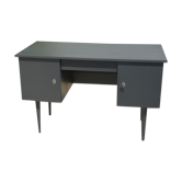 Bureau de style scandinave peint