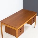 Søborg Møbler ‘model 130’ teak & beech writing desk by Børge Mogensen