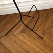 Lampadaire tripode et porte revue 1950