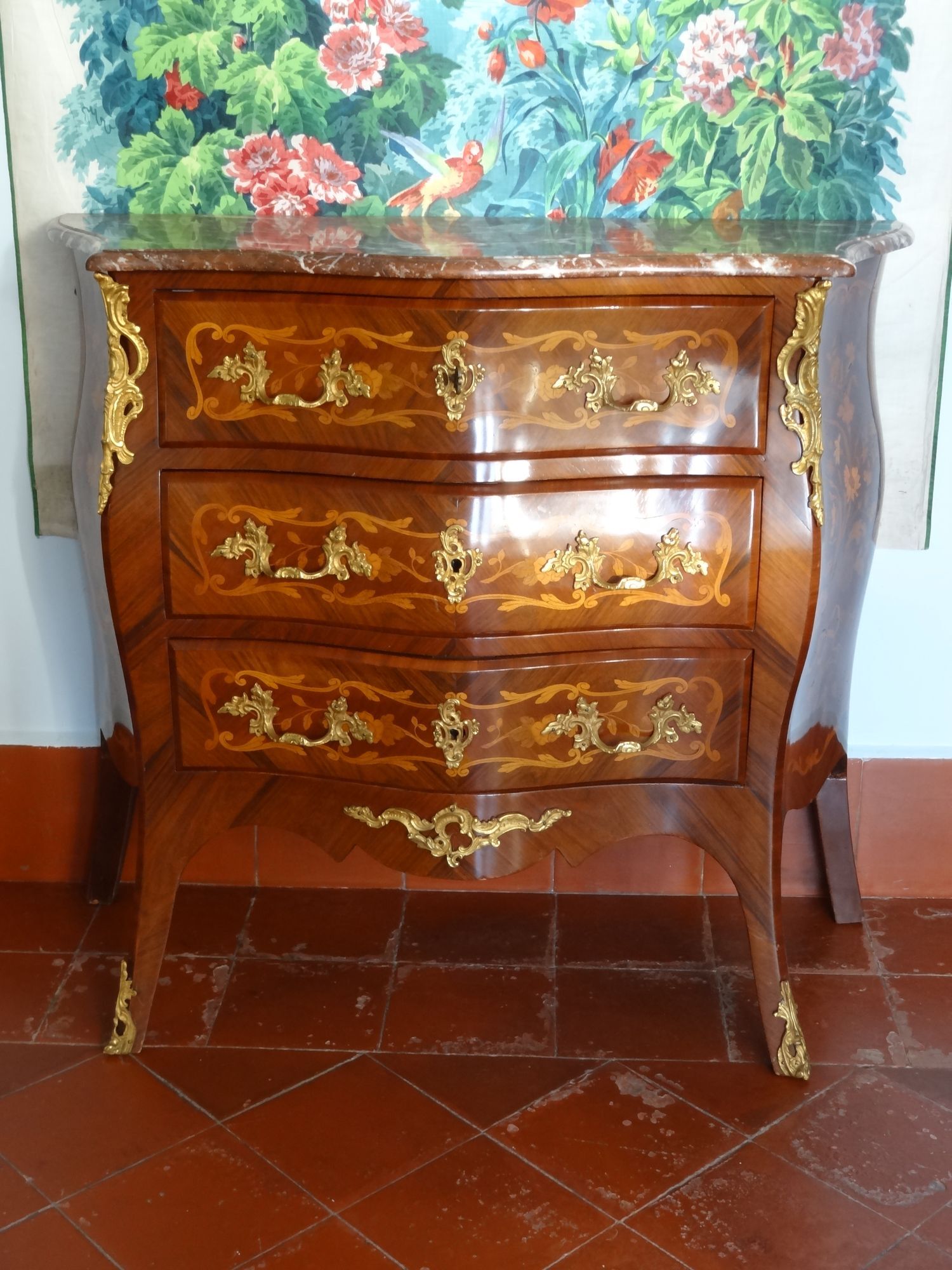 Louis XV inlaid chest of drawers in amaranth and mahogany veneer 101 x 89 cm