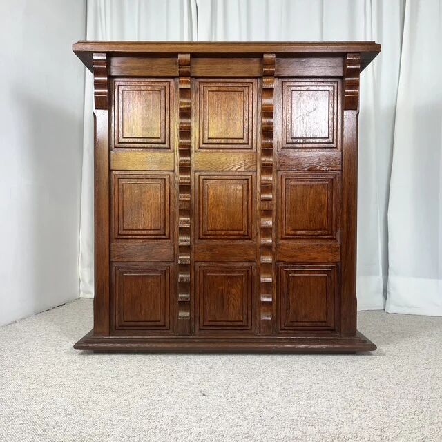 Antique oak counter/bar, 20th century