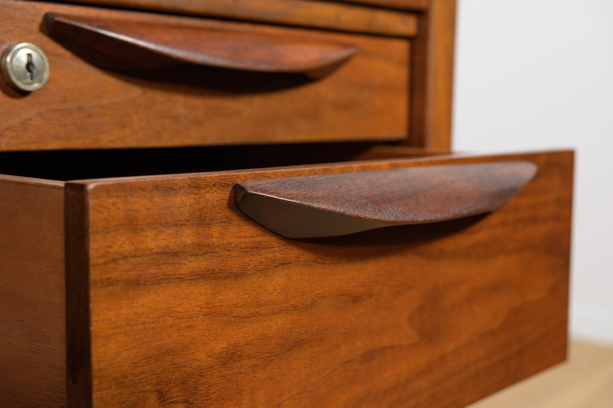 Mid-Century Walnut Desk by Jens Risom for Jens Risom Design, 1960s