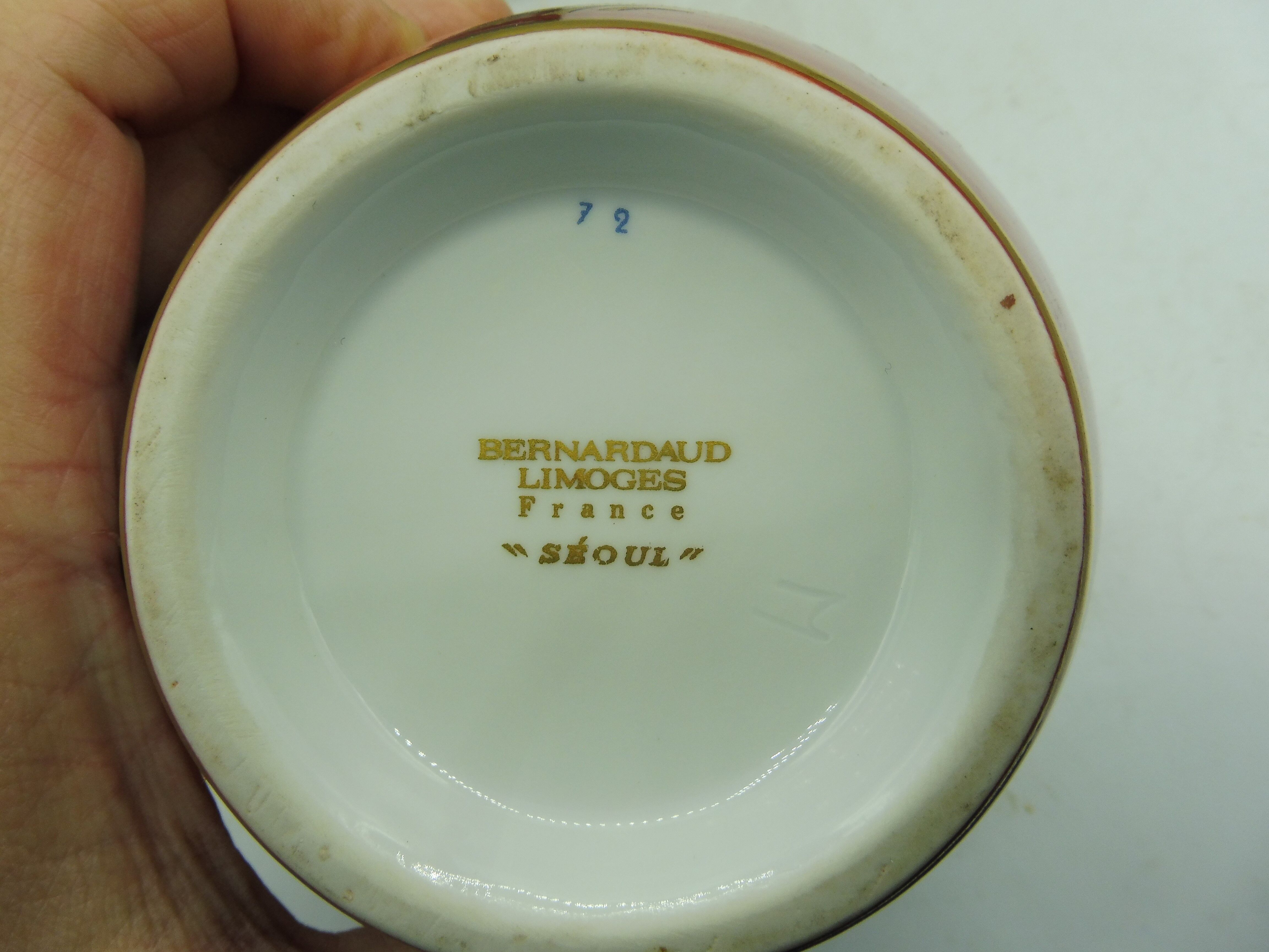 Porcelain vase of Limoges Bernardaud model Seoul