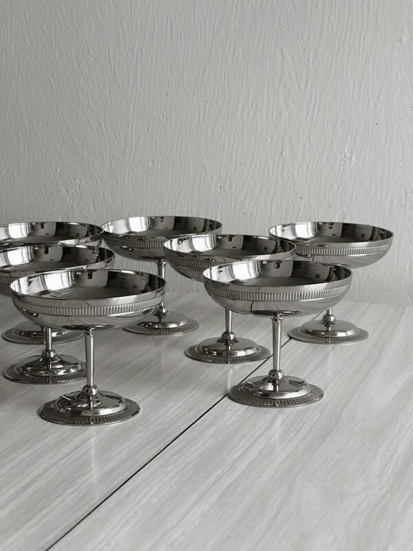 10 coupelles sur pied en inox style Letang Remy