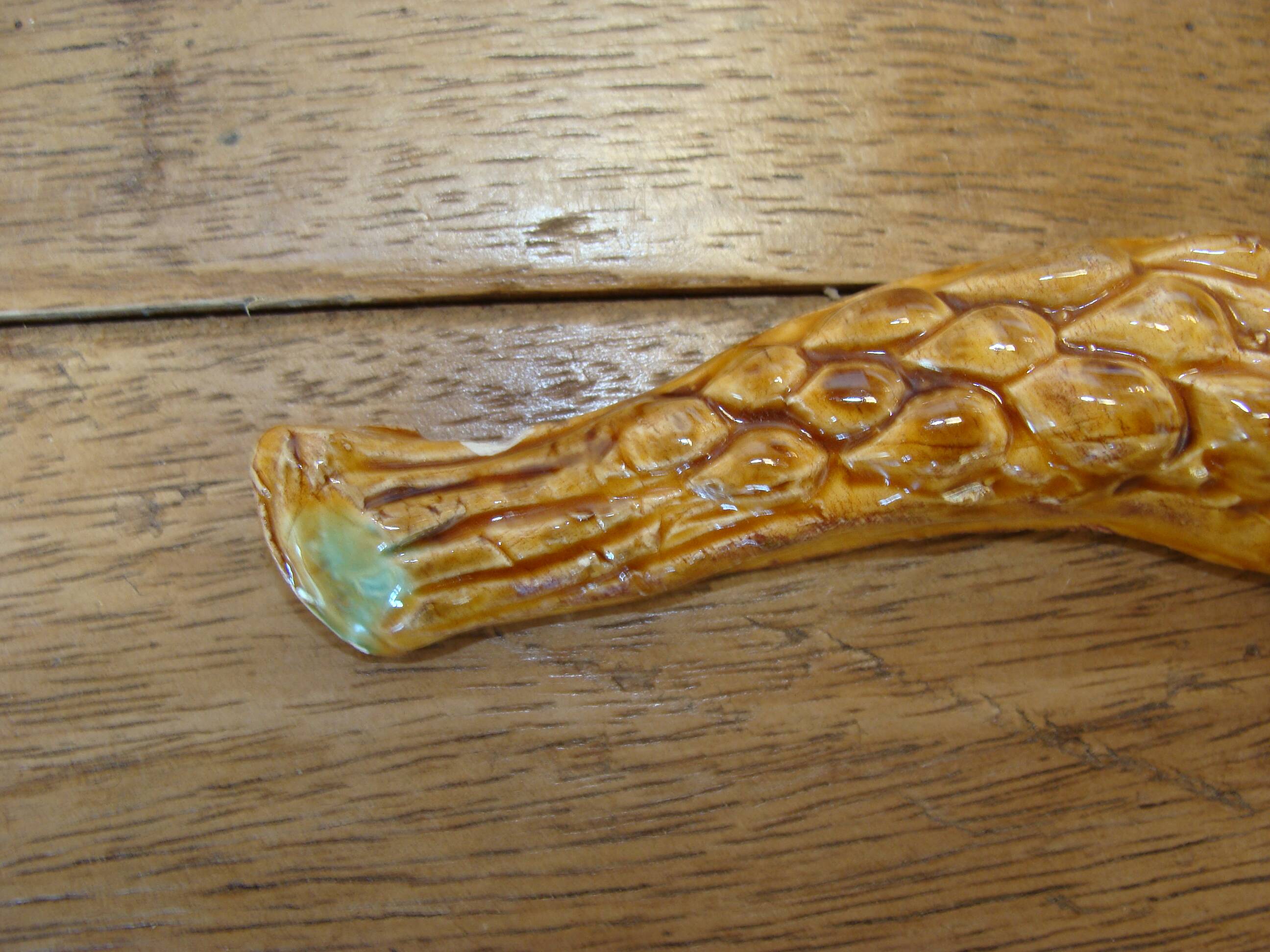 Vintage barbotine knife rest