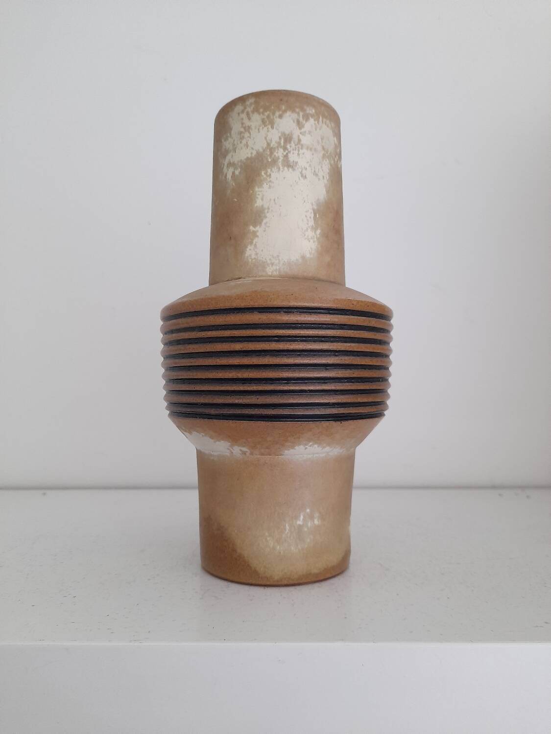 Beautiful ceramic saucer vase