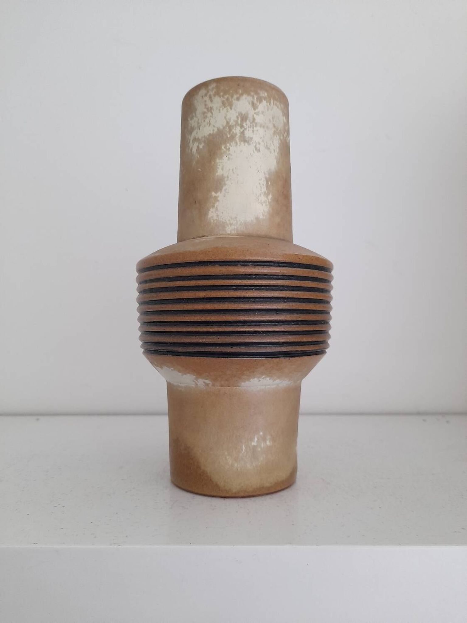 Beautiful ceramic saucer vase