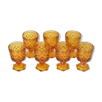 7 verres à pied ambrés