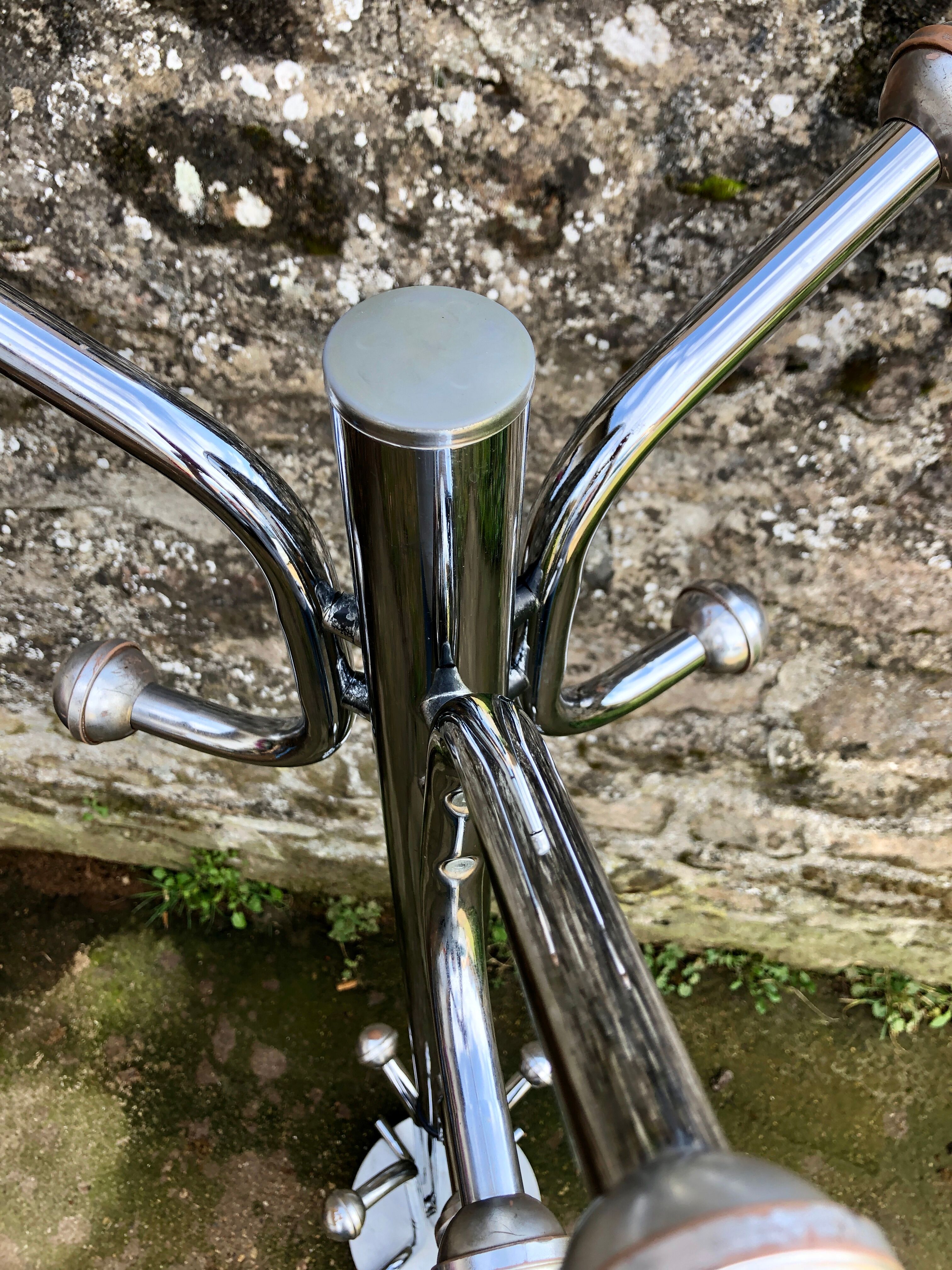 Coat rack chrome parrot with balls on marble foot 1970