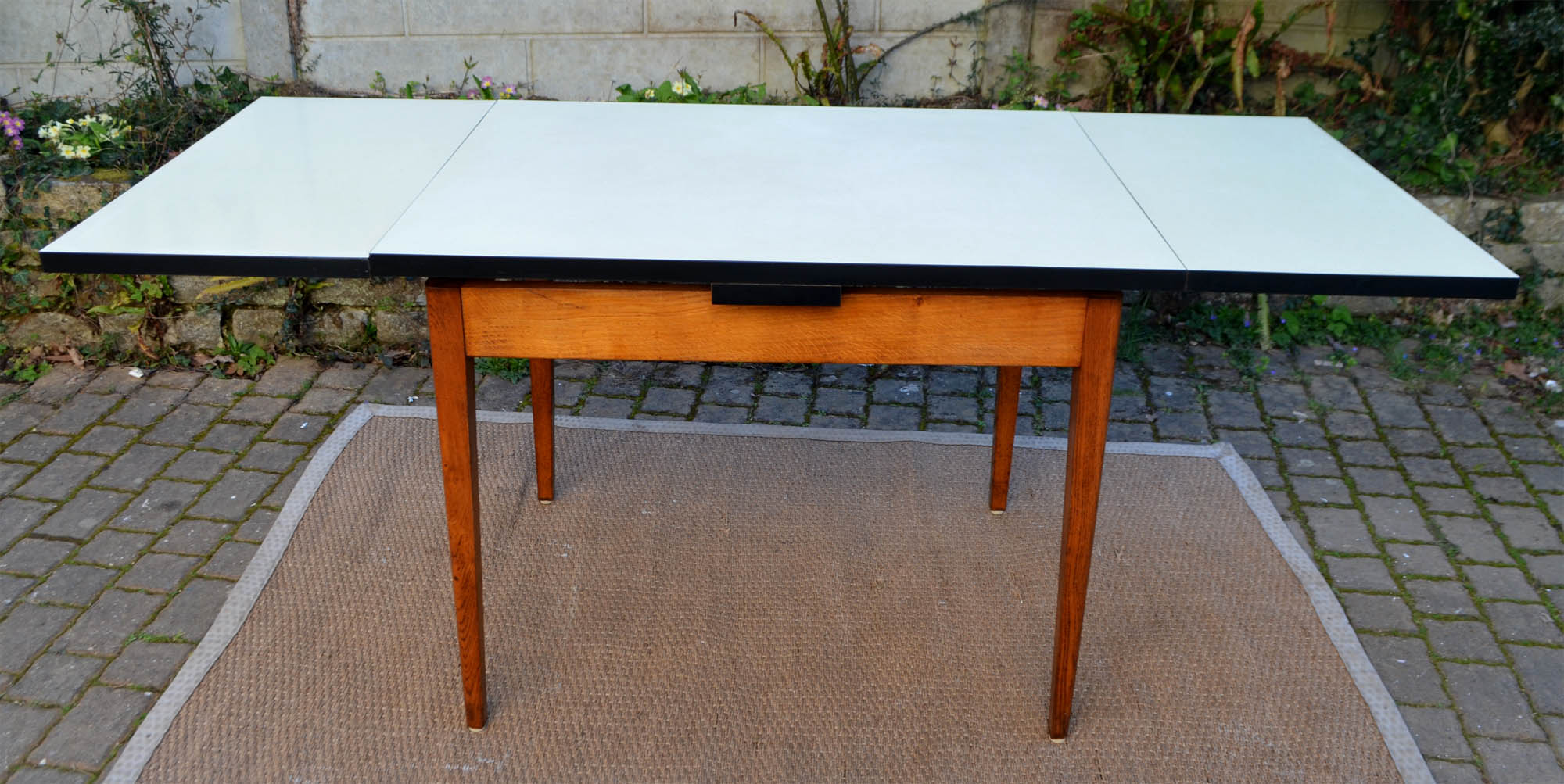 Table de cuisine formica