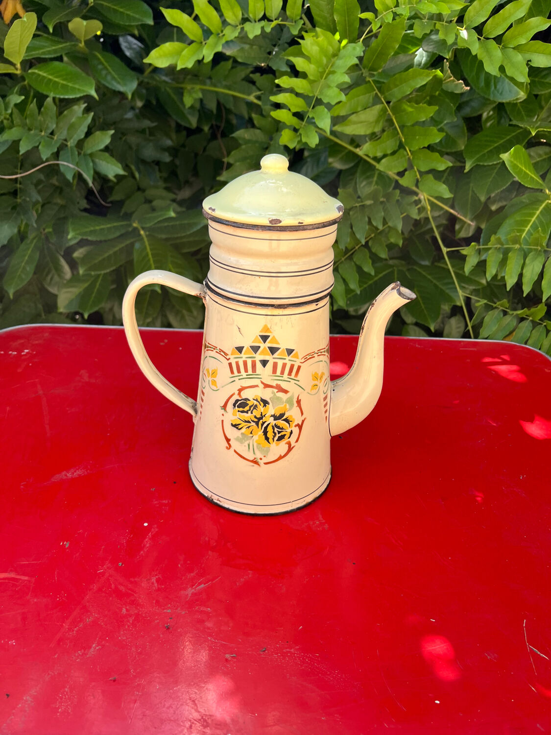 Enamelled coffee maker