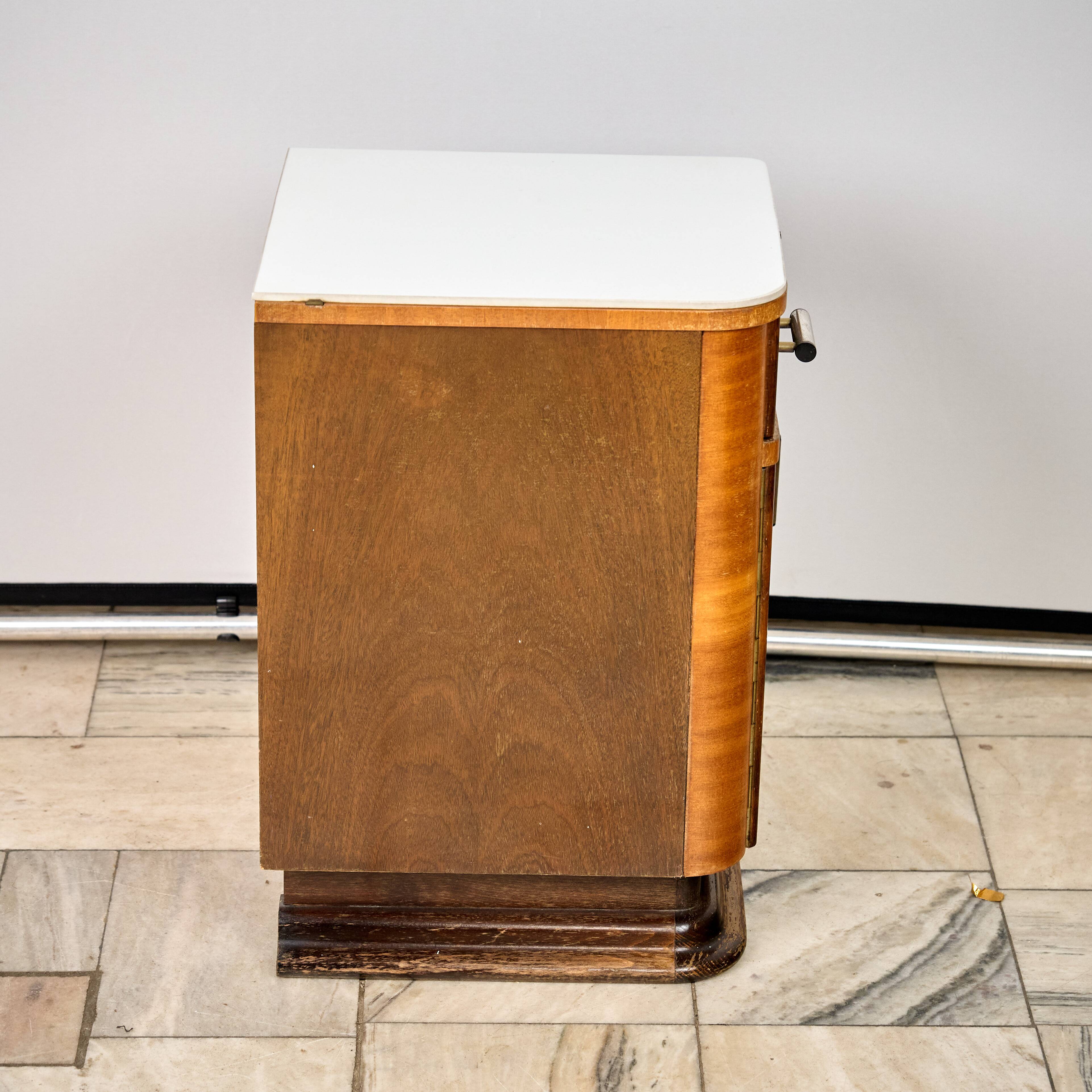 Set of Two Art Déco nightstands, by Jindřich Halabala, 1940s Czechoslovakia