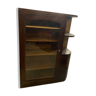 Quarter round showcase