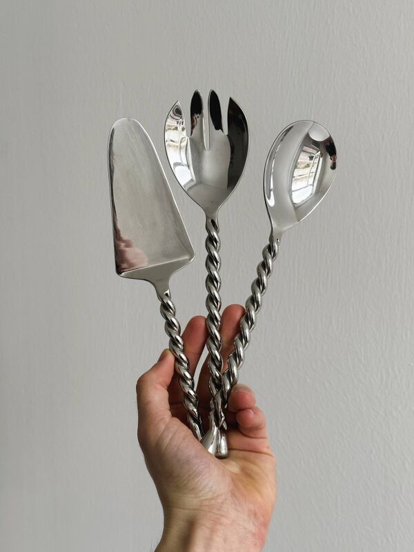 Couverts à salade et pelle à tarte en métal argenté torsadé