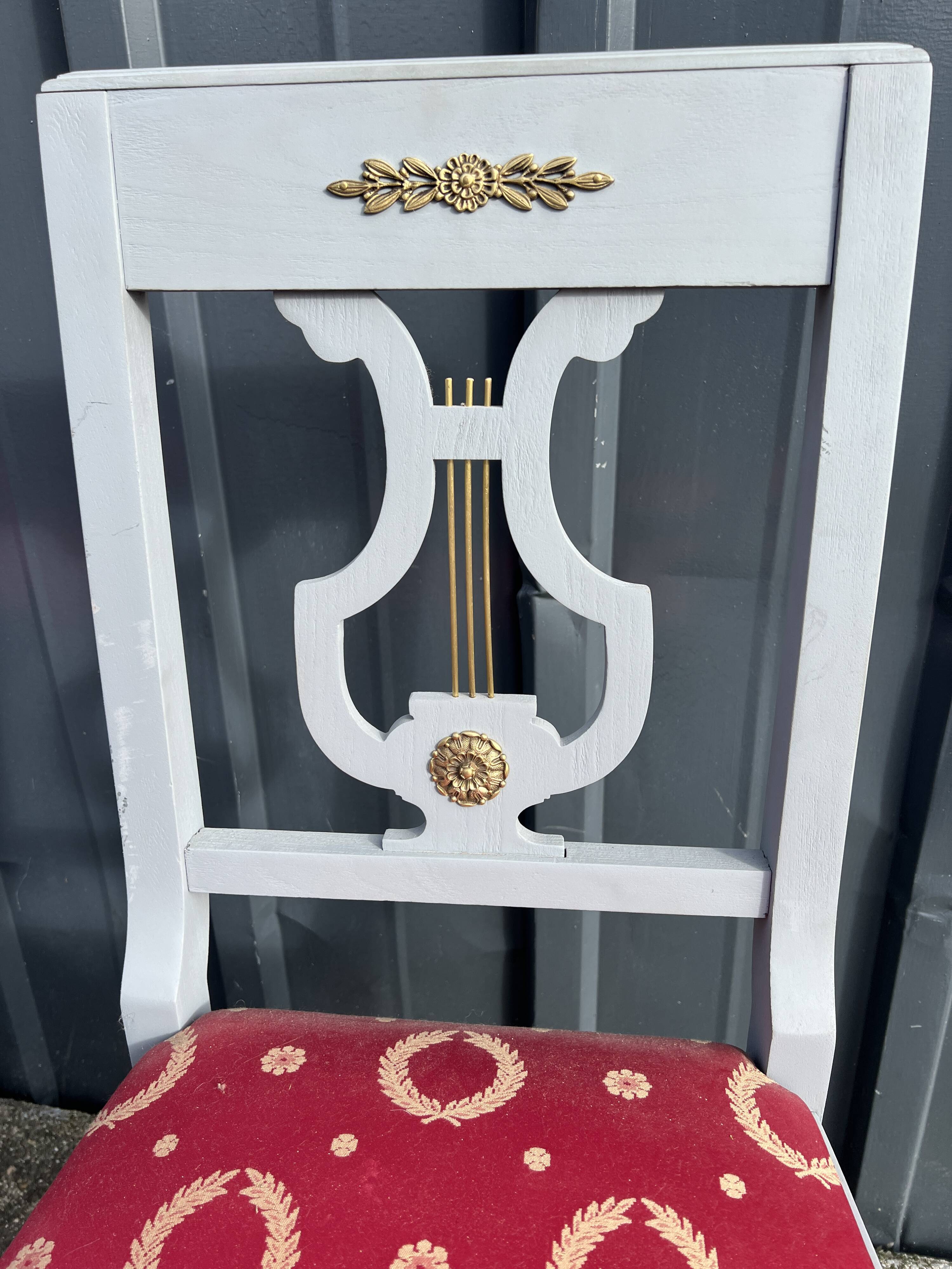 Six Chaises Lyres , Style Restauration, Laquées en gris