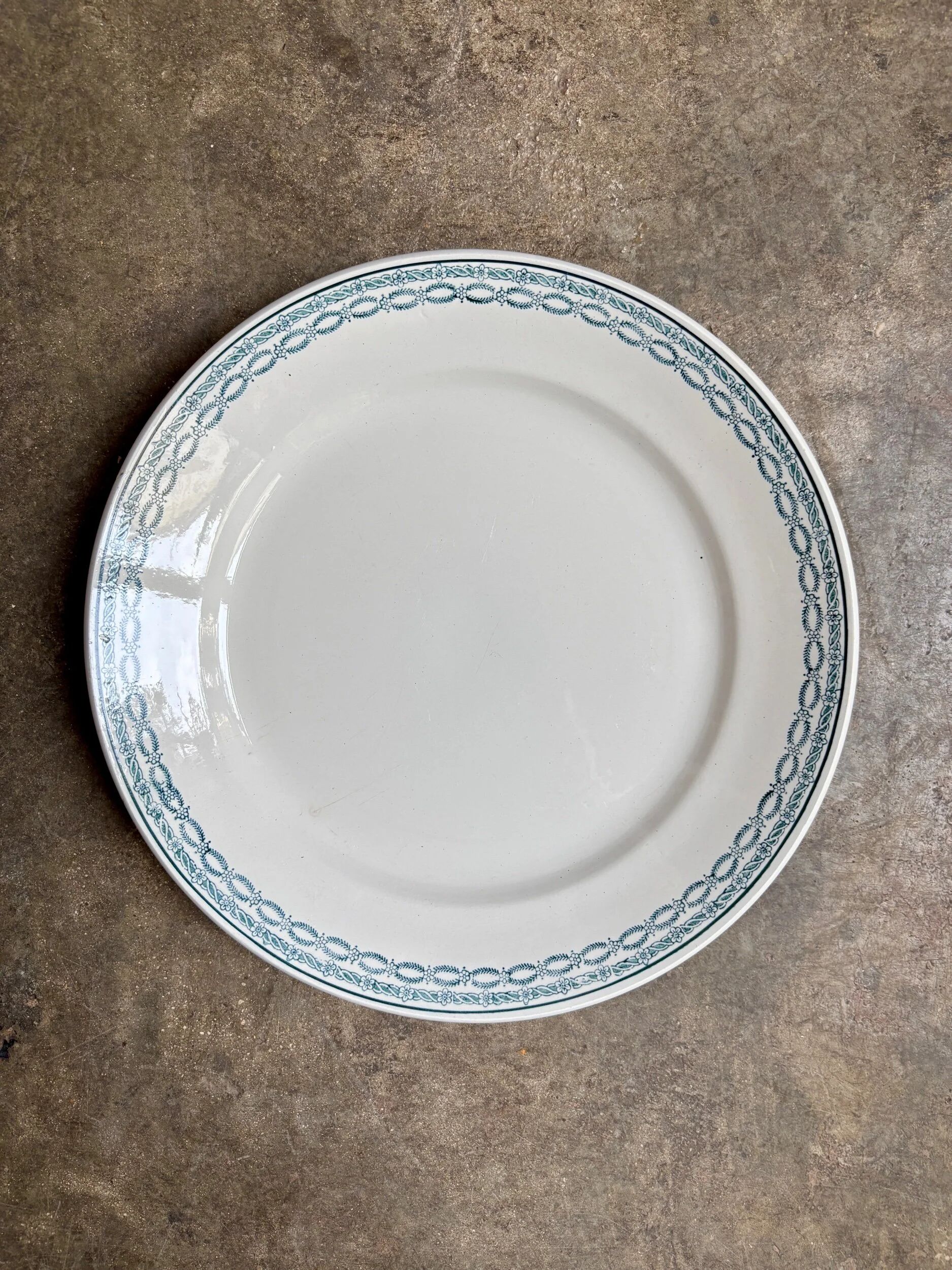 Round flat dish St Amand in blue ironstone
