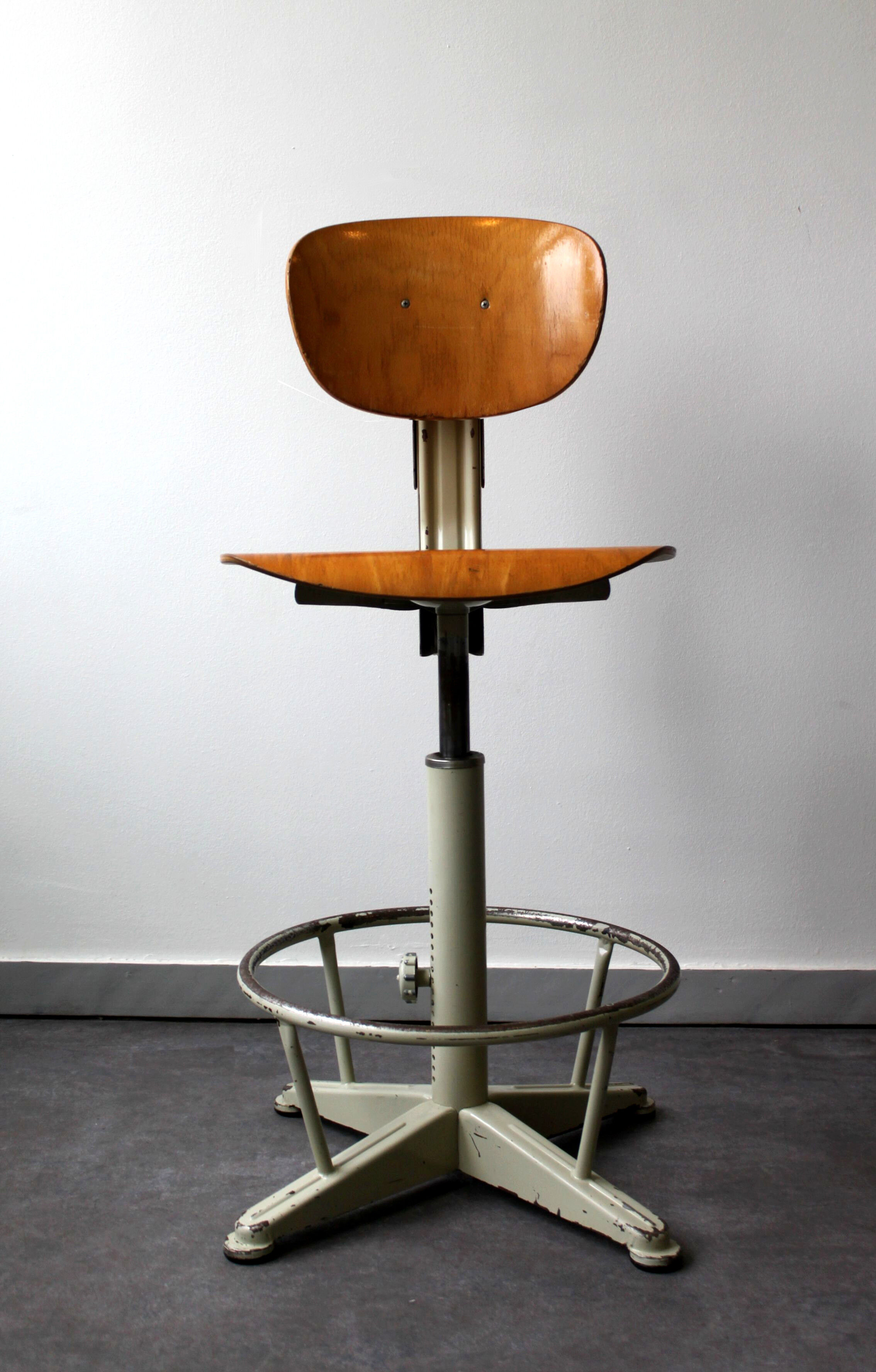 Adjustable architect's chair, Studio Brevets, 1960.